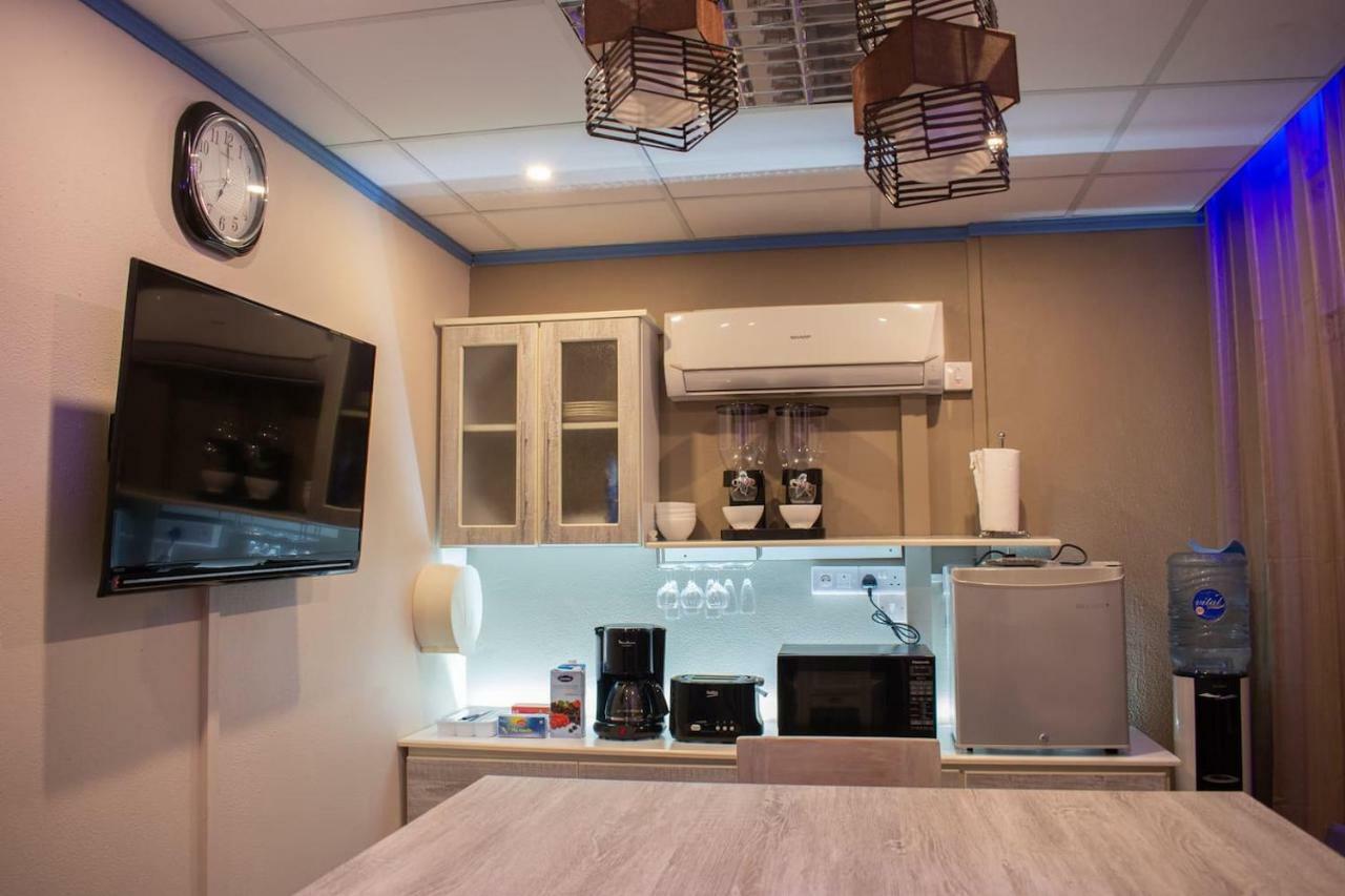Hotel Styled Apartment In Heart Of Quatre Bornes Ngoại thất bức ảnh